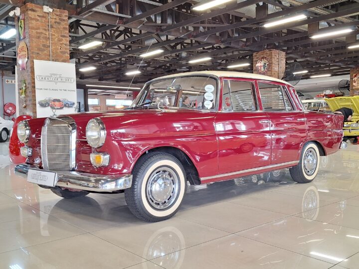 1966 Mercedes Benz 230 W110