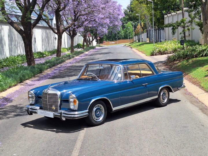 Mercedes Benz 220 S Coupe