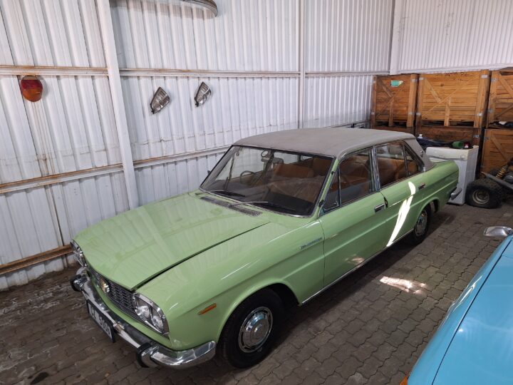 Datsun 2400 Super Six