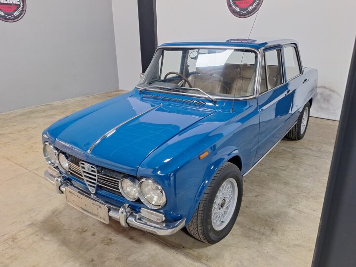 Alfa Romeo Giulia Super (105)