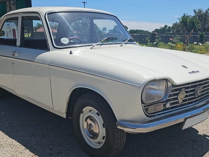 1967 Peugeot 204 Sedan