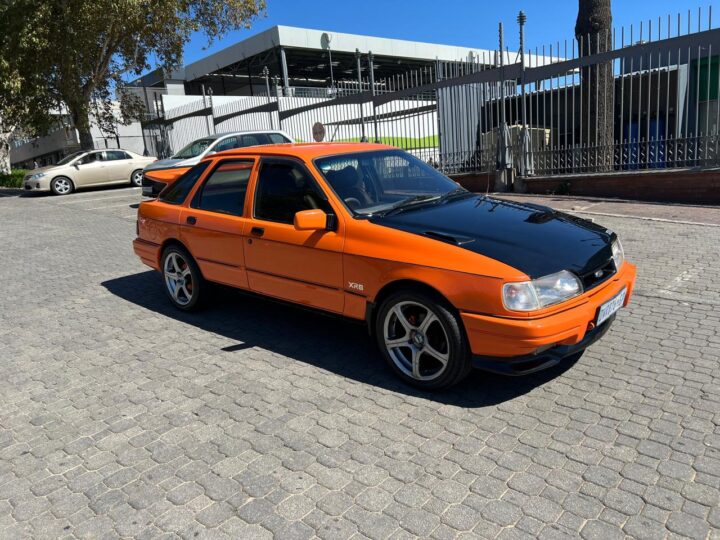 1991 Ford Sierra GLS V8 – Custom Restomod
