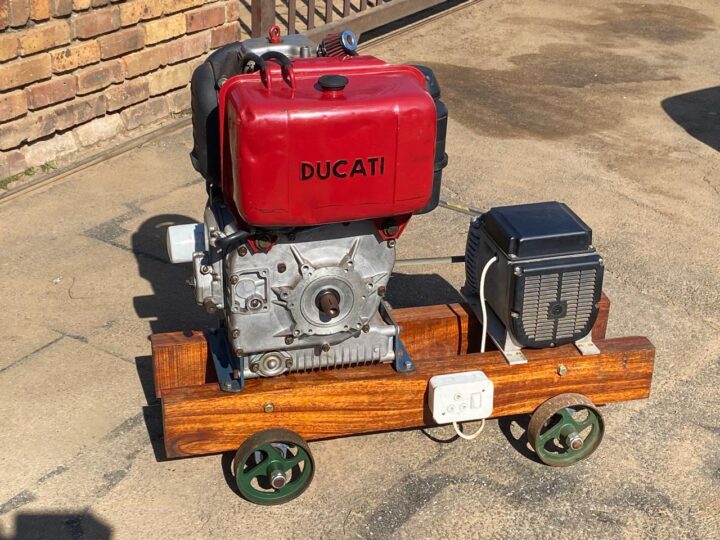 Ducati Stationary Engine – Italian Diesel on Wooden Frame (3.2 kVA / 230V)