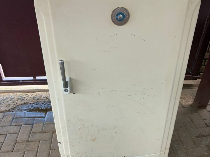 Electrolux Fridge/Freezer – Vintage Swedish Model (Working) – Deceased Estate