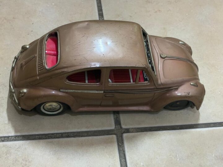 VW Beetle Tin Car – 1:24 Bandai, Made in Japan (Deceased Estate)