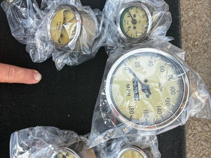 Smiths Replica Ivory Gauge Set – 5-Piece, Brand New (Motor Meter Racing)