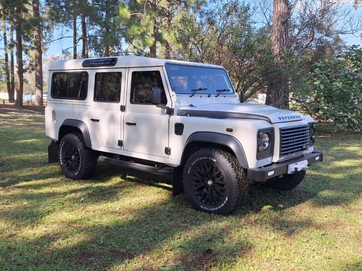 Land Rover Defender 110