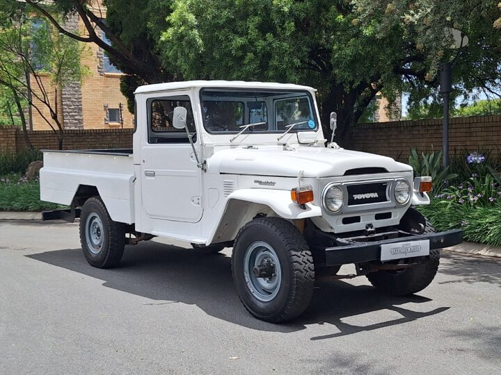 Toyota Landcruiser FJ 45 Single cab pick up