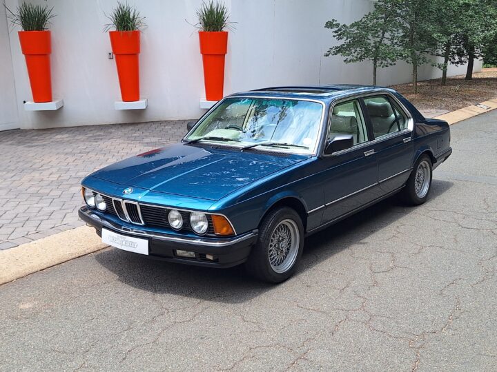 BMW 745 I (E23)