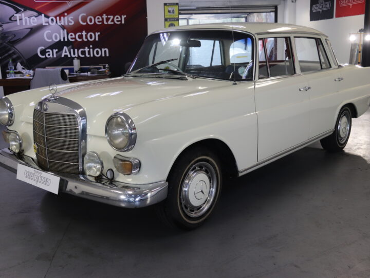 1965 Mercedes Benz 220 D “Fintail”