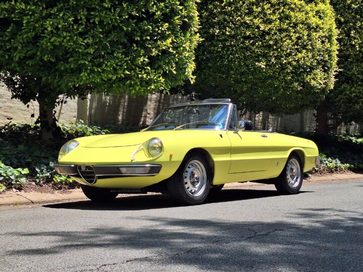 Alfa Romeo 2000 Spider (1975)