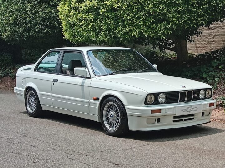 BMW E30 320is