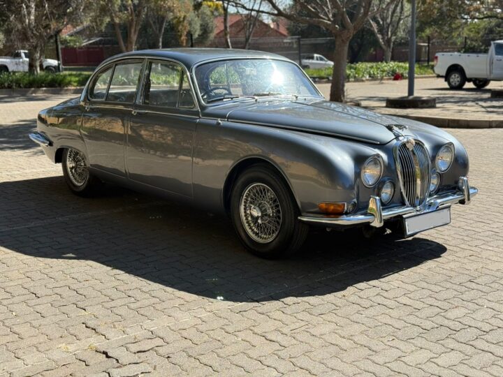 Jaguar S-Type 3.8