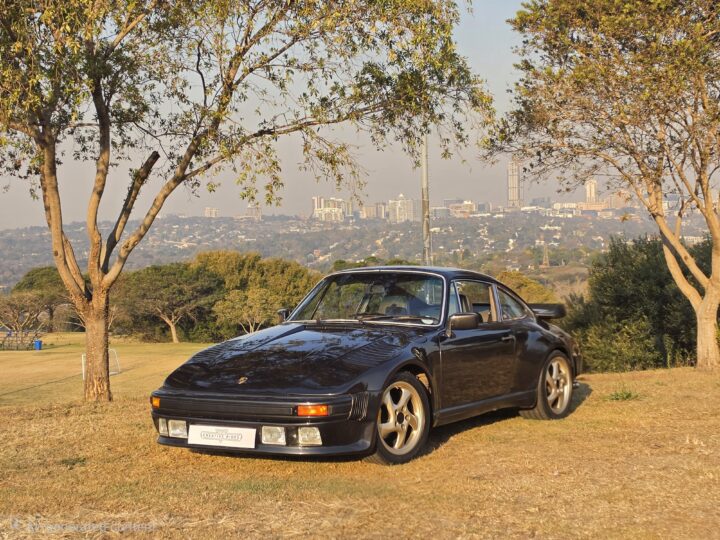 PORSCHE 911 SC COUPE (LHD)