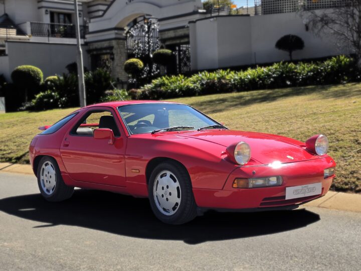 PORSCHE 928 S4 (RHD)