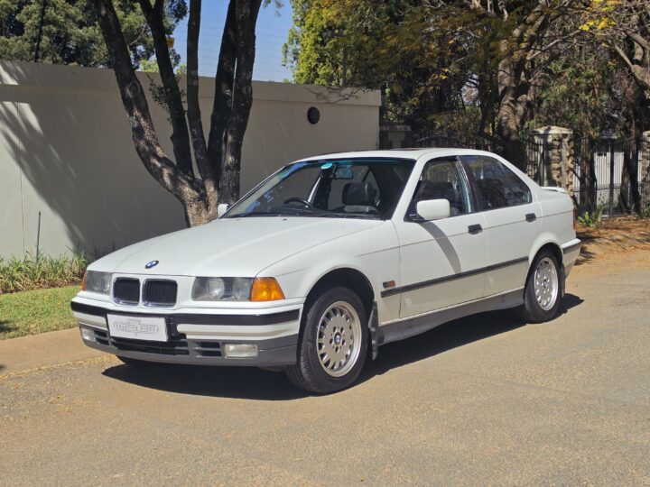 BMW 325i (E36)