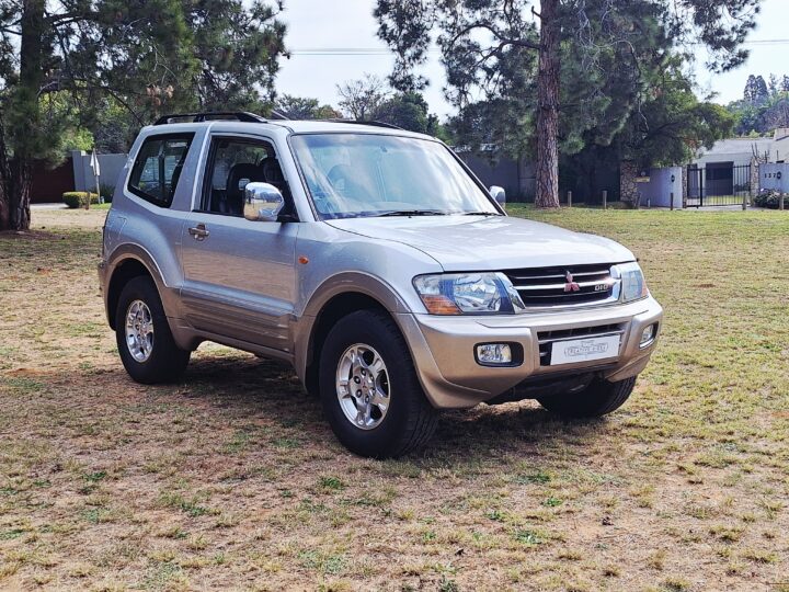 Mitsubishi Pajero GLS 4x4 SWB