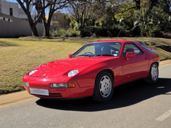 PORSCHE 928 S4 (RHD)